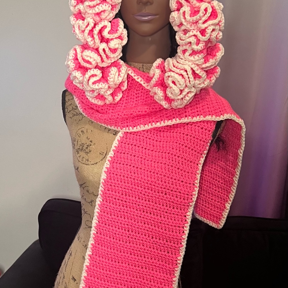 WOMENS SCOODIE/SCARF
